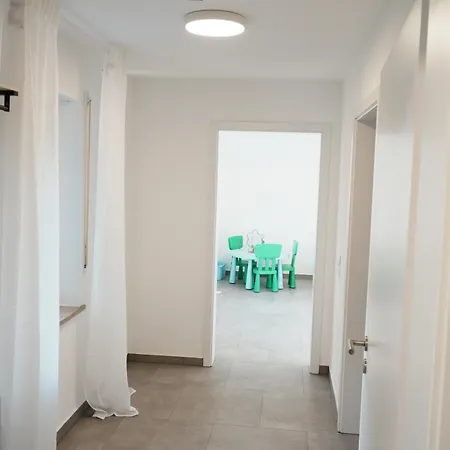 Zentral, Nahe Legoland Und Stadtmitte, Flussblick - Perfekt Fuer Familien, Geschaeftstreffen, Monteure Und Mehr! Lejlighed